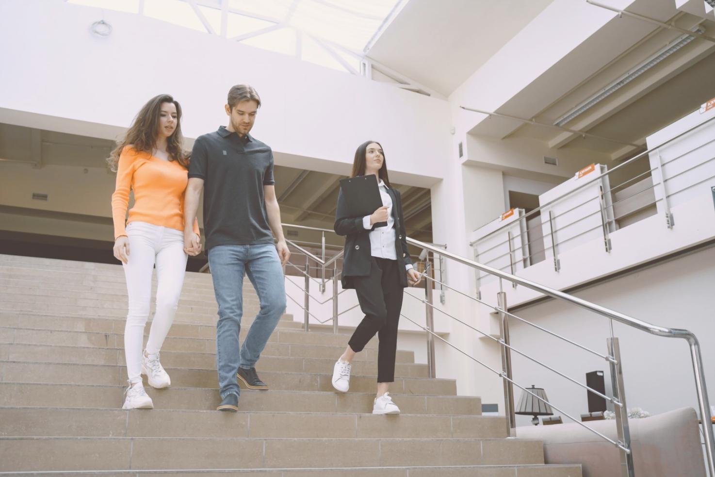 Persona trabajando en planificación financiera personal